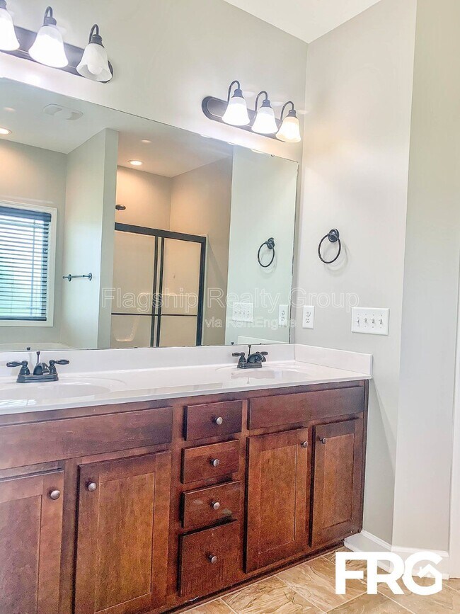 Building Photo - 230 Planters Ridge Dr