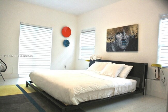 Building Photo - 5835 La Gorce Dr