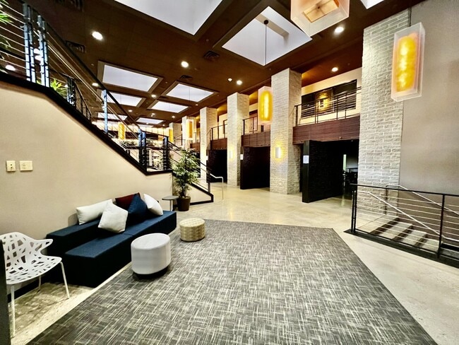 Building Photo - 270 E Highland Ave