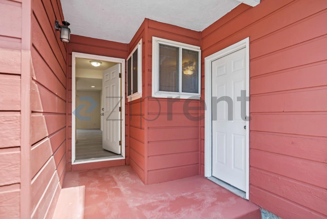 Building Photo - Unit