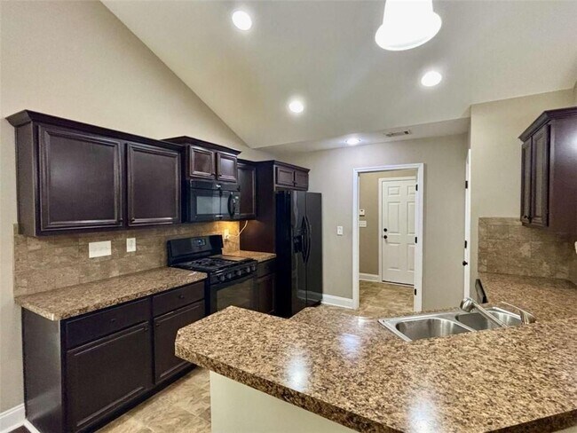 Building Photo - 4668 Hidden Creek Dr