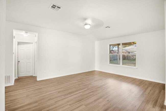 Building Photo - 3310 Blue Ridge Dr