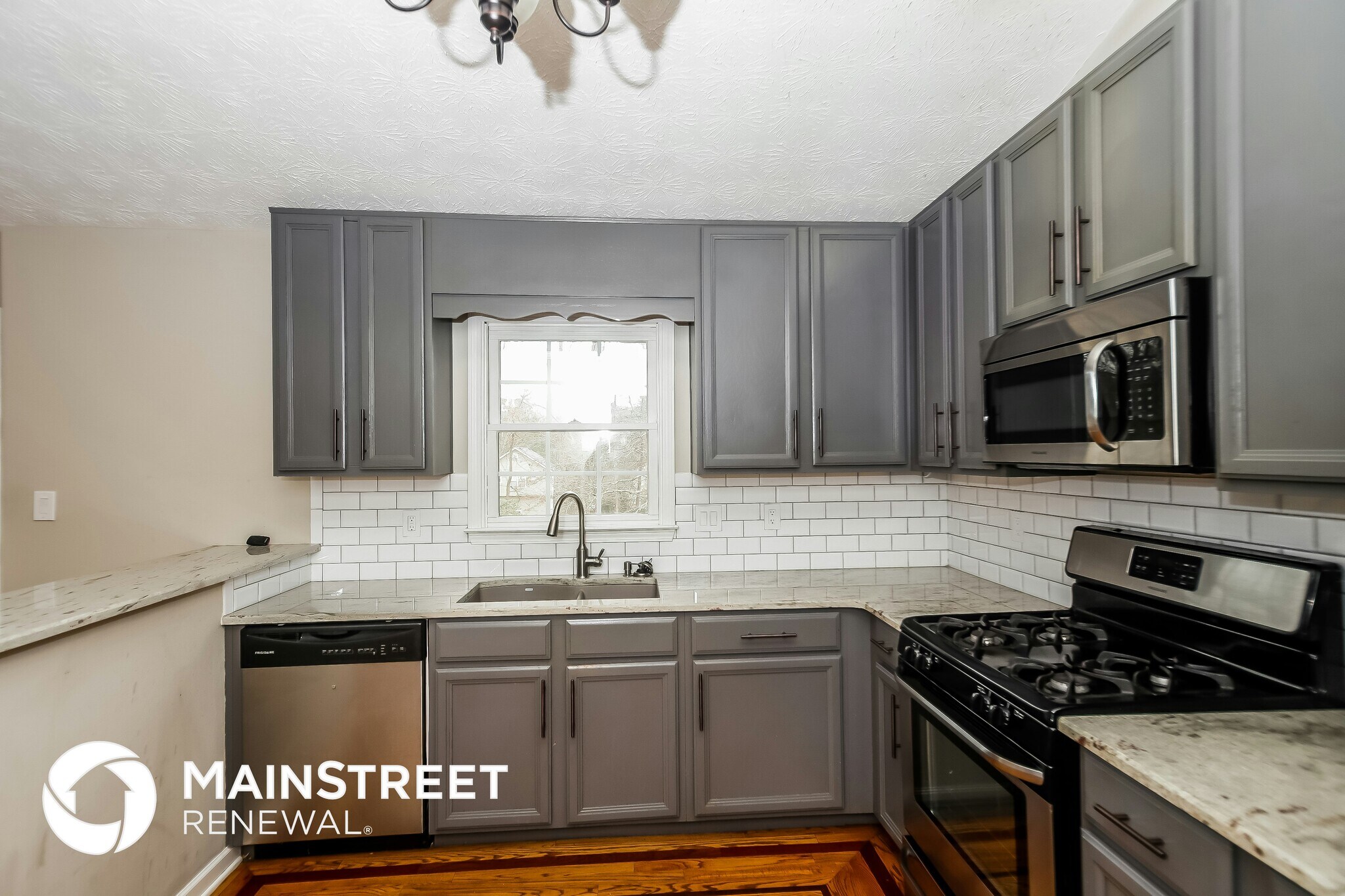 Building Photo - 304 Maplelake Dr