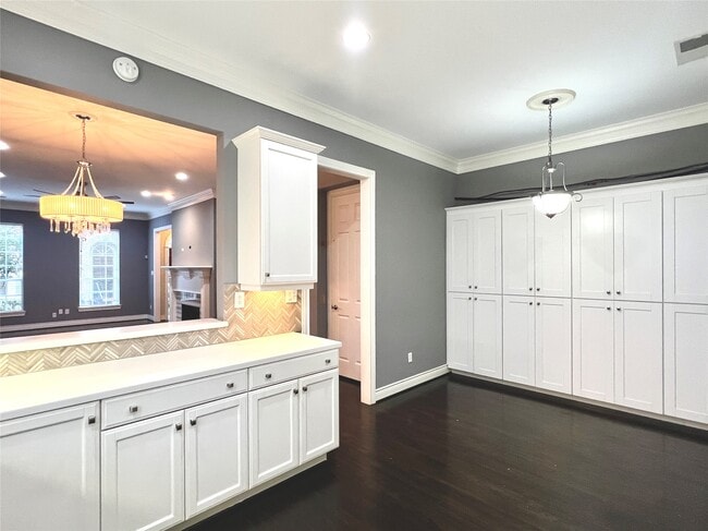 Building Photo - 6831 Staffordshire Blvd