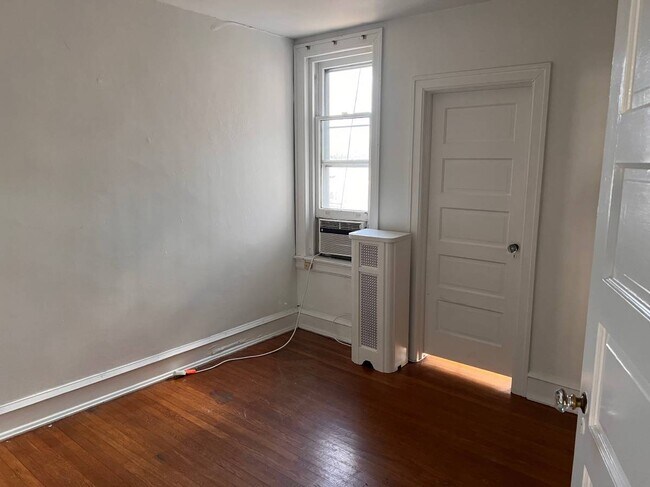 Bedroom 3 - 6606 Morris Park Rd