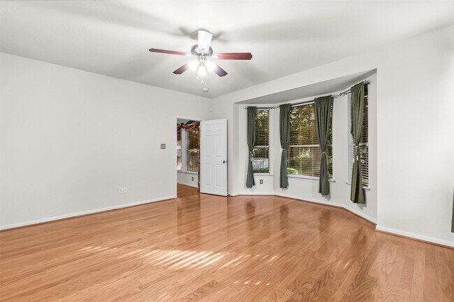 Building Photo - 118 W Russet Grove Cir