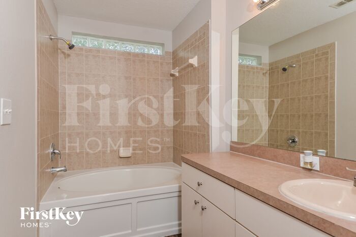 Building Photo - 7435 Oxford Garden Cir