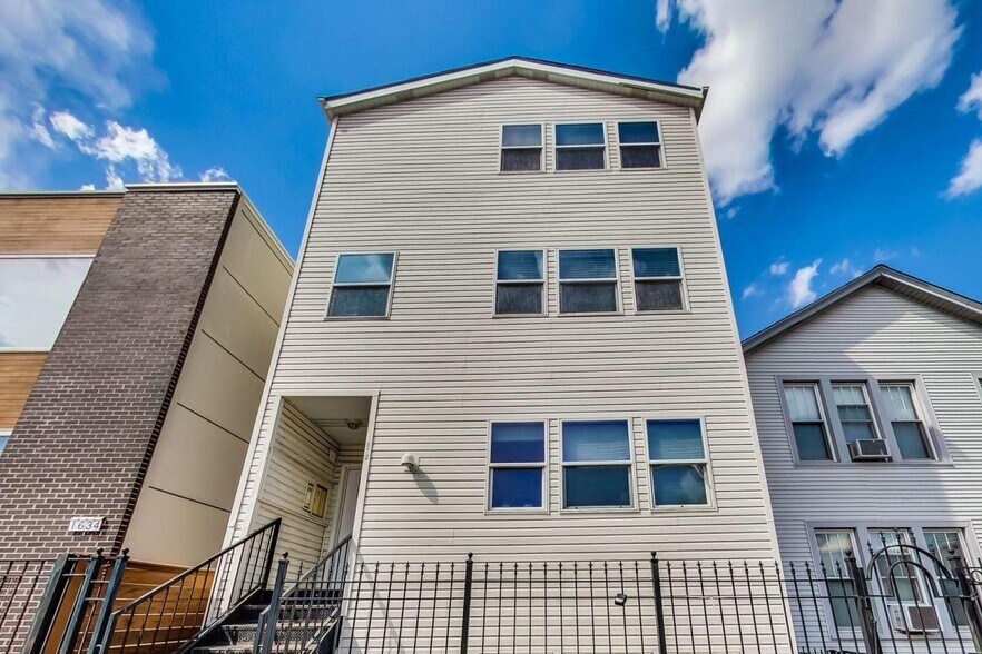 Building Photo - 1632 W Blackhawk St