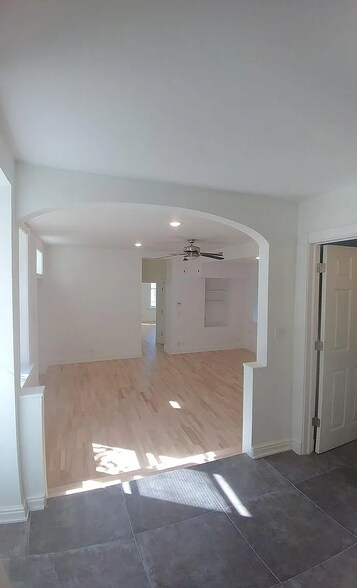 Building Photo - 518 Klotter Ave