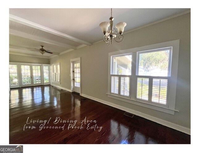 Building Photo - 208 Bartlett St