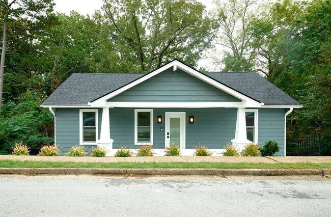 Building Photo - 1248 Highland Dr