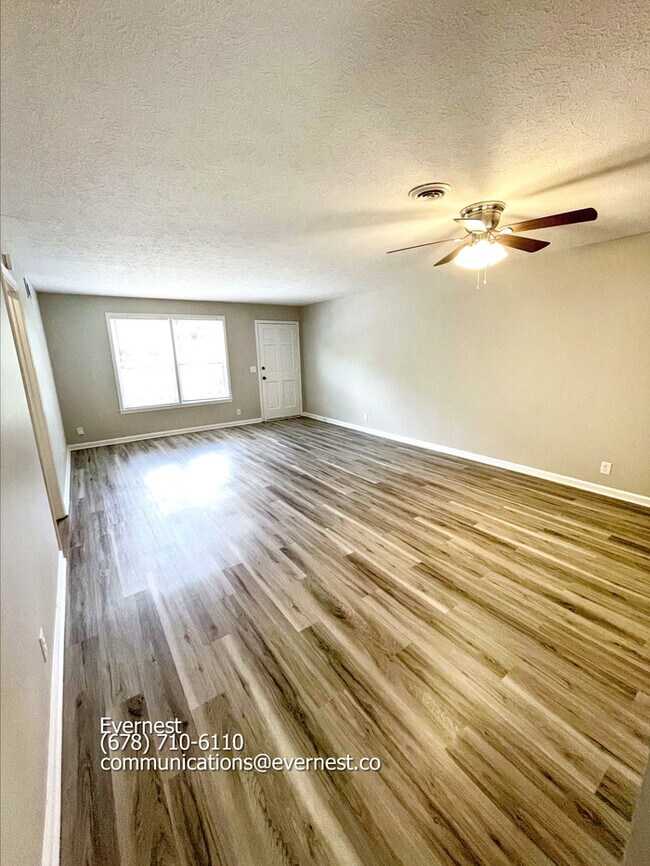Building Photo - 483 Ellenwood Dr