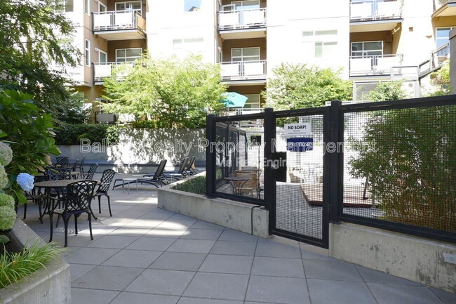 Building Photo - 5440 Leary Ave NW