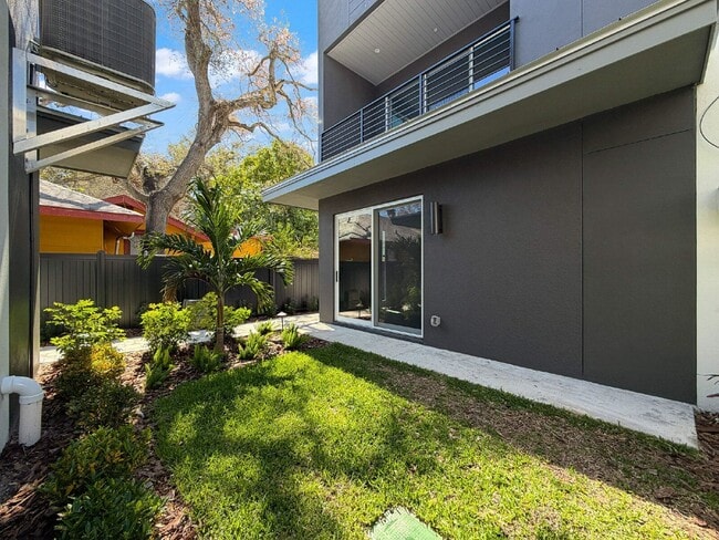 Building Photo - 336 14th St N