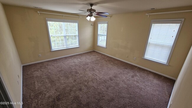 Building Photo - 714 Savannah Dr