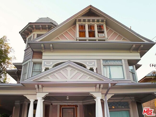 Building Photo - 1705 Constance St