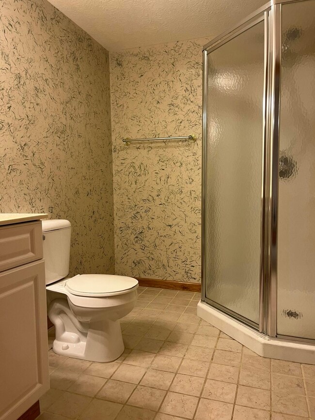 Building Photo - 1156 Lake Point Dr