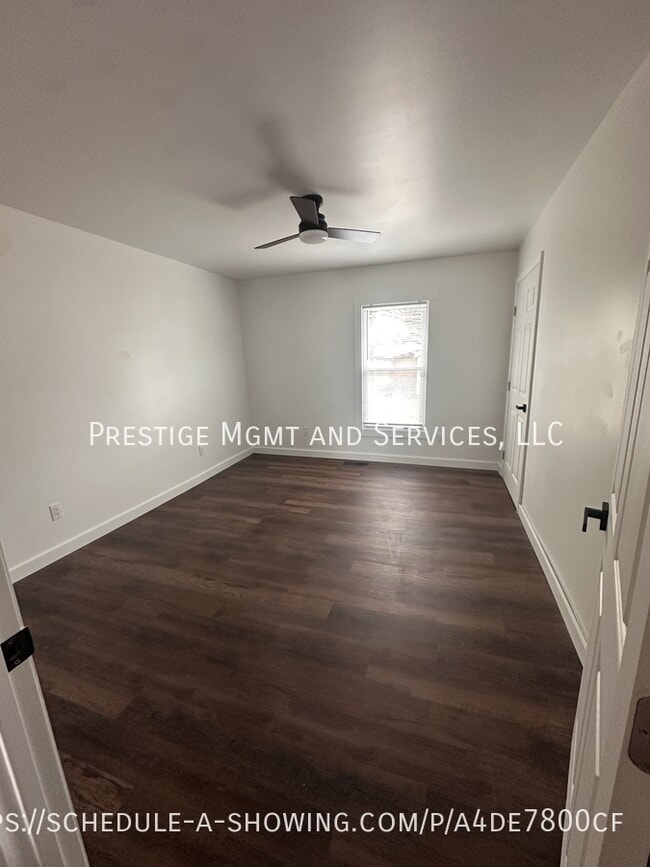 Building Photo - 401 Holmes St