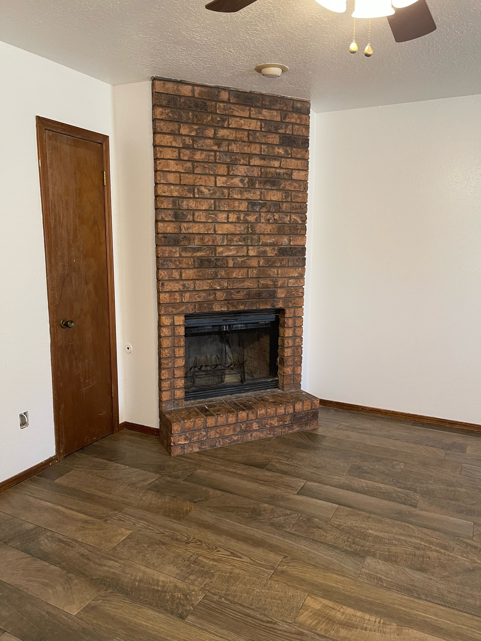 Living Room Fireplace - 908 Acacia Cir