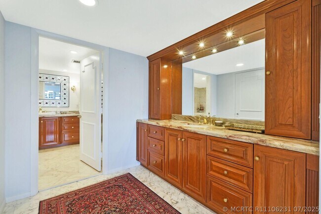 Building Photo - 4001 N Ocean Blvd
