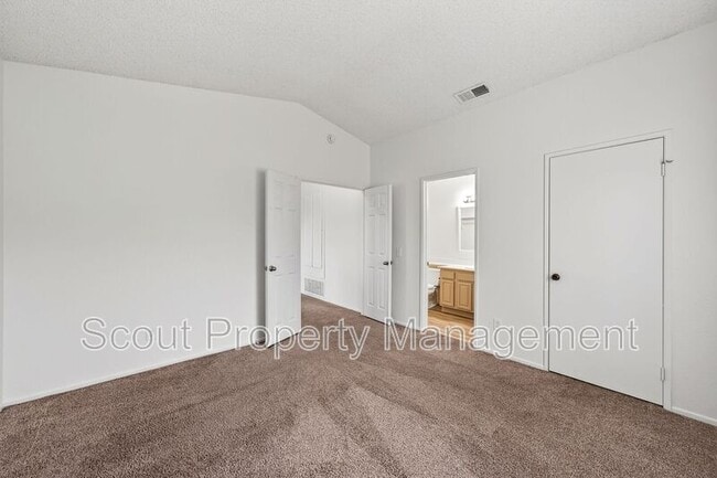 Building Photo - 27099 Rainbow Creek Dr