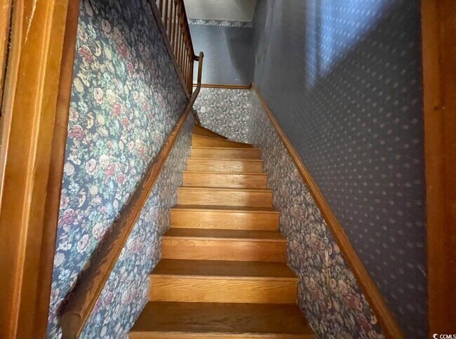 Building Photo - 163 Edwards Rd