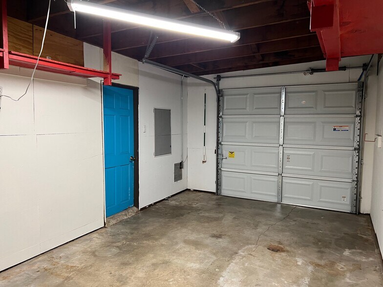 Building Photo - 4766 Aragon Dr