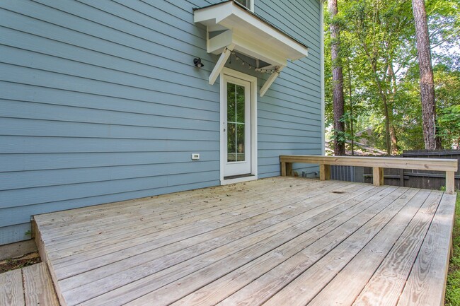 Building Photo - 200 Howell St