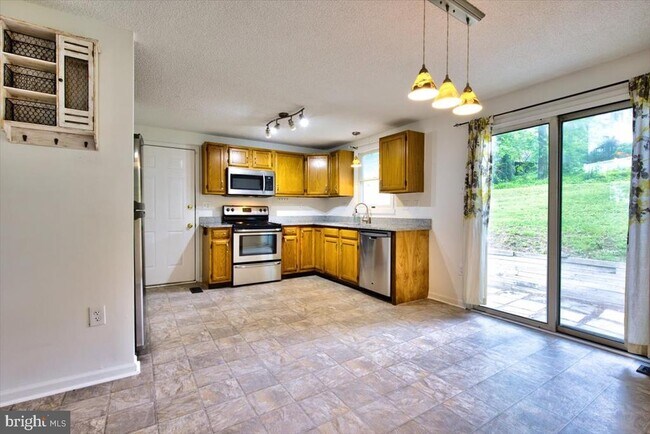 Building Photo - 342 Sherry Ln