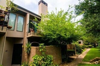Building Photo - 10811 Richmond Ave.