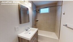 Building Photo - 17 Bay St