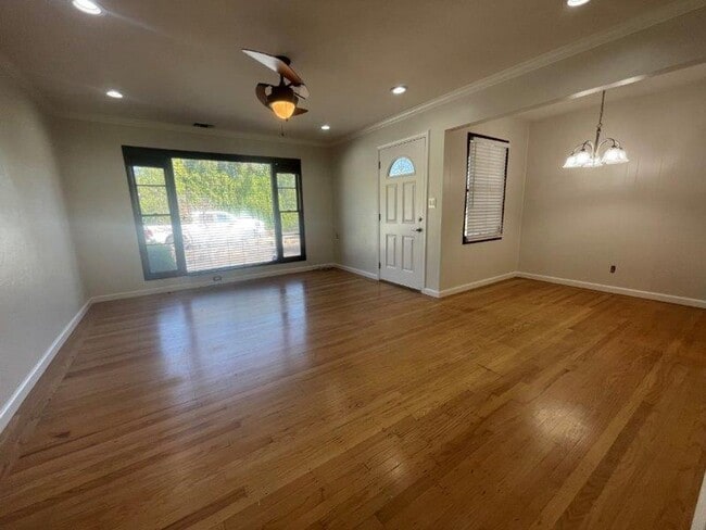 Building Photo - Cute Arden Park 2 Bedroom
