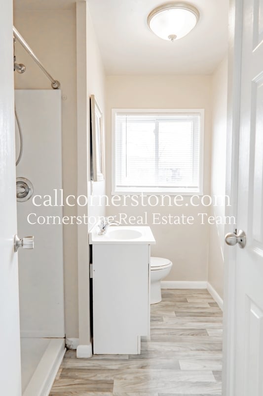 Building Photo - 1223 Rockwood Ave