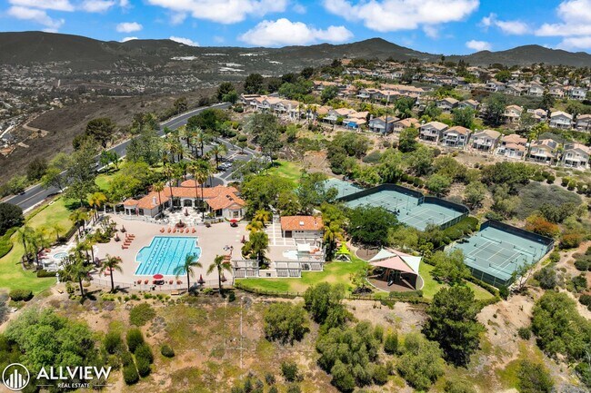Building Photo - Resort-Style Living in Gated Emerald Heights | 5BR + Loft Home with Views