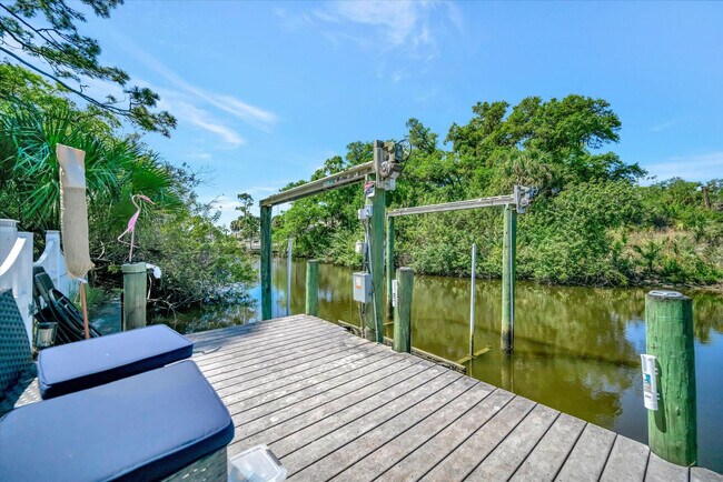 Building Photo - 19 Hoffer St