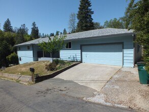 Building Photo - Remodeled 3/2 Placerville home near downtown and Marshall Medical!