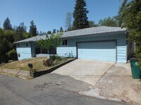 Building Photo - Remodeled 3/2 Placerville home near downtown and Marshall Medical!