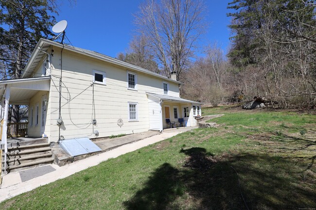 Building Photo - 48 W Branchville Rd