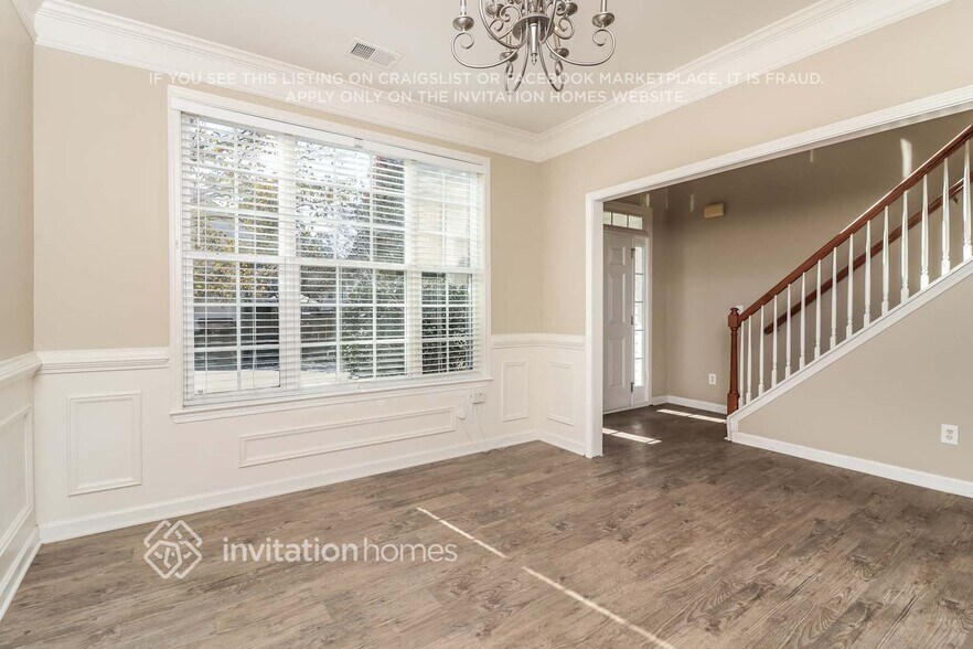 Building Photo - 706 Capri Ridge