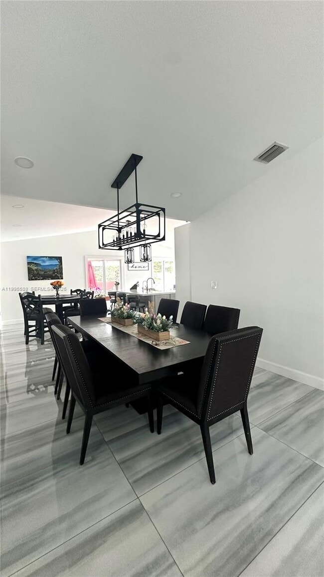 Building Photo - 13411 SW 17th Ct