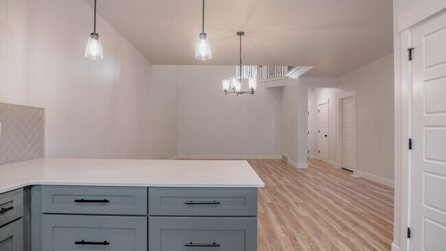 Building Photo - Beautiful 3 bedroom Townhome in Lehi Exchange community!