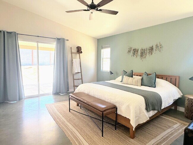 Building Photo - Rare Opportunity for Spacious, Modern Sout...