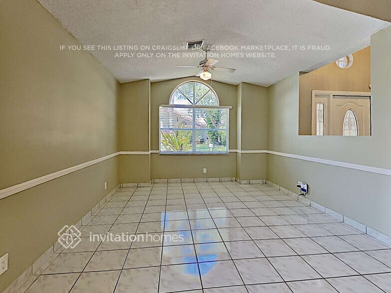 Building Photo - 8640 Tourmaline Blvd