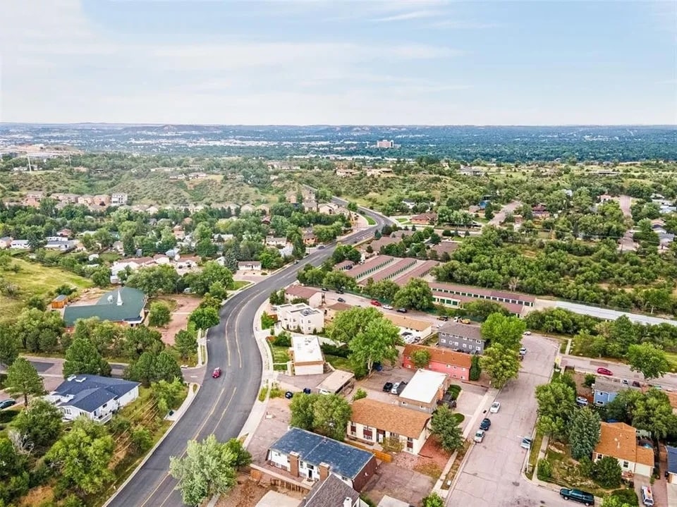 Building Photo - 2136 Friendship Pl