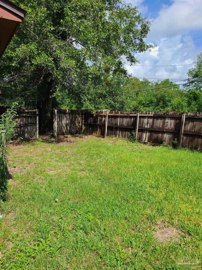 Building Photo - 7924 Deborah Dr