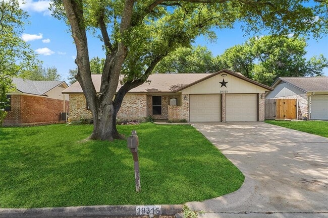 Primary Photo - 19315 Gagelake Ln