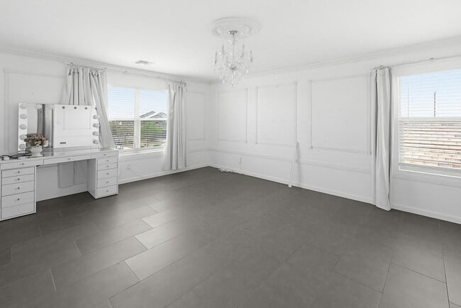 Building Photo - 6815 W Encinas Ln