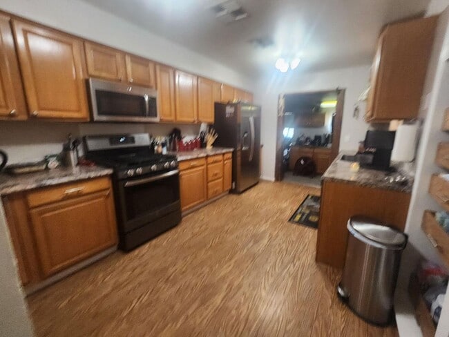 Building Photo - 3 Bedroom 2 Bath w/ Solar