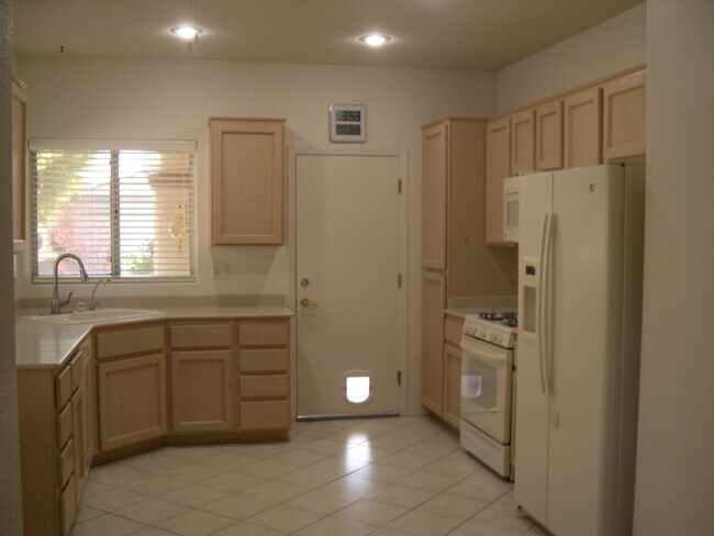 Building Photo - 2522 Libretto Ave