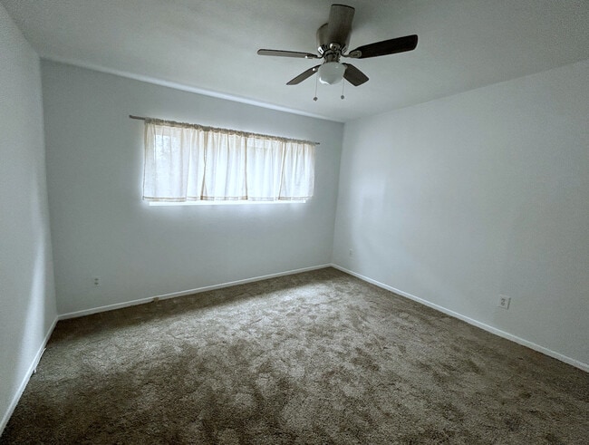 Back bedroom - 1344 N Fairview St